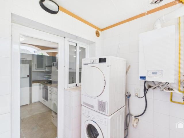 Luminoso piso de 3 dormitorios con terraza de 40 m², piscina y parking en venta en Sóller