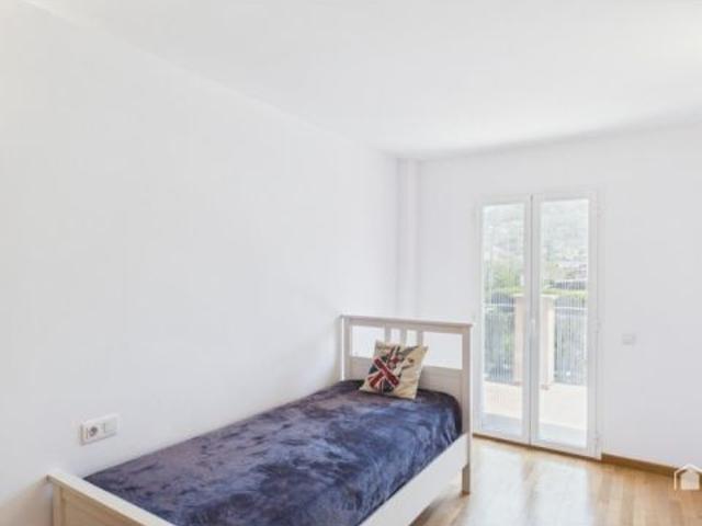 Luminoso piso de 3 dormitorios con terraza de 40 m², piscina y parking en venta en Sóller