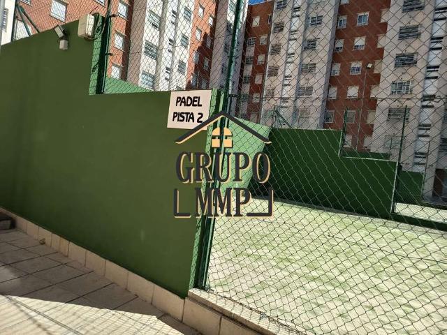 Luminoso piso de 4 estancias en Residencial Mirador del Thader: Oasis urbano con piscina, pádel y excelente conexión