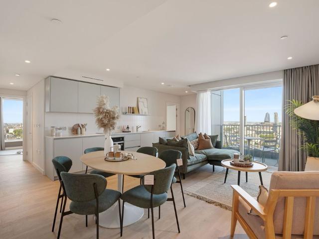 Lumina House, Elephant & Castle SE1, London, 3 bed flat to rent, £4,555 pcm | PrimeLocation