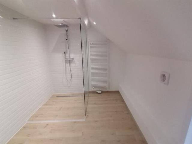 Lumineuse maison avec jardin