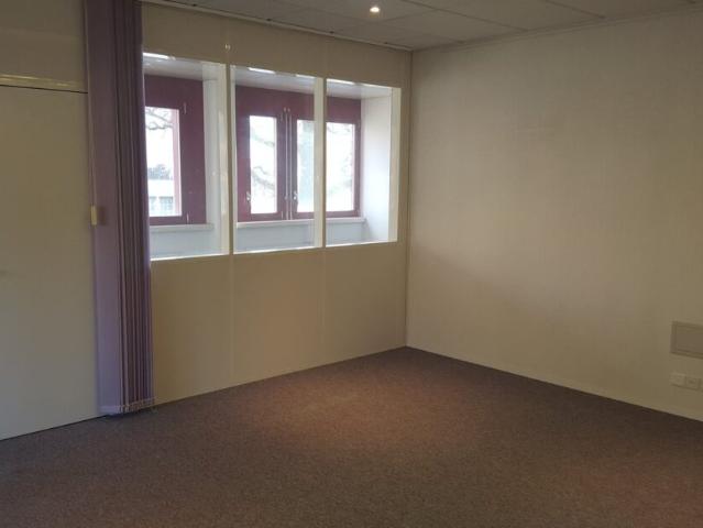Lumineuse surface de bureau de 51m2 à Marly !