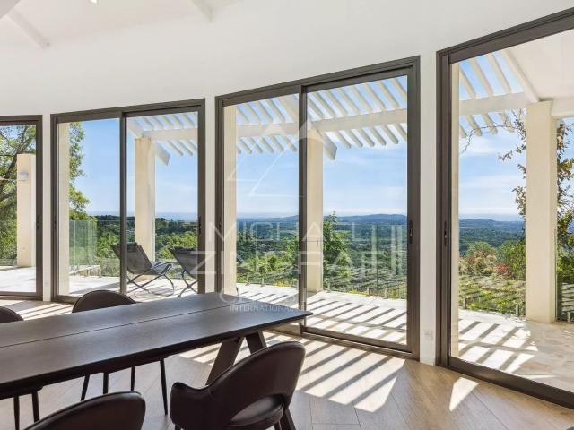 Lumineuse villa contemporaine 214m² Grasse