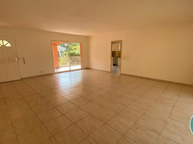 Lumineuse Villa T5 avec double garage