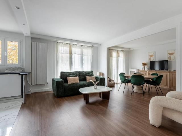 Lumineux 4 pièces 95m² avec parking Paris