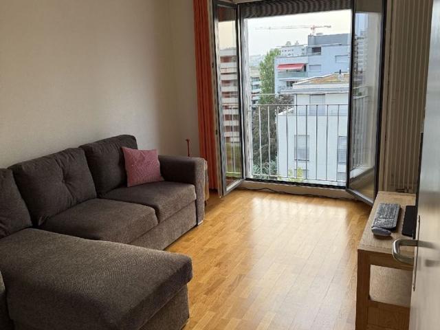 LUMINEUX 4½ PIECES AU 4EME ETAGE AVEC GRAND BALCON ENSOLEILLE