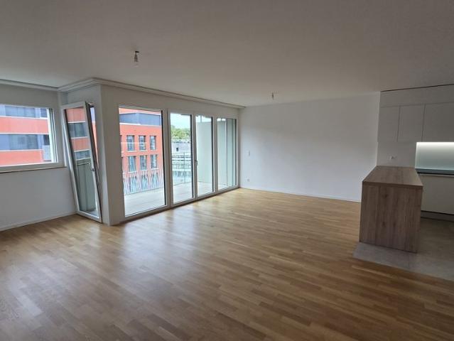 Lumineux 4,5 pièces neuf et familial, 2 balcons vue lac Chavannes près Renens