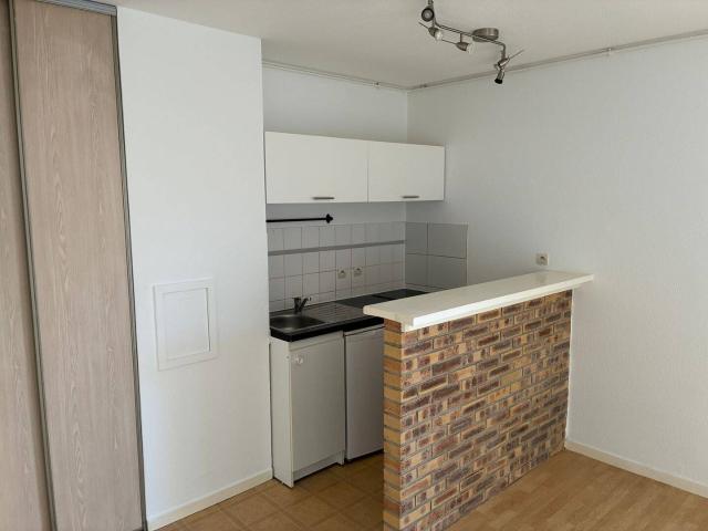 Lumineux 2 Pièces 40m² NEUDORF Terrasse + Parking