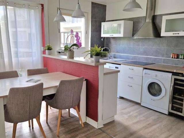 Lumineux 3 pièces de 70m2 avec garage, proche commodités