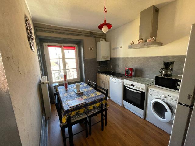 Lumineux T2 meublé de 63 m2 Rue Charles Boysset, 71100 Chalon sur Saône 648 euros charges comprises