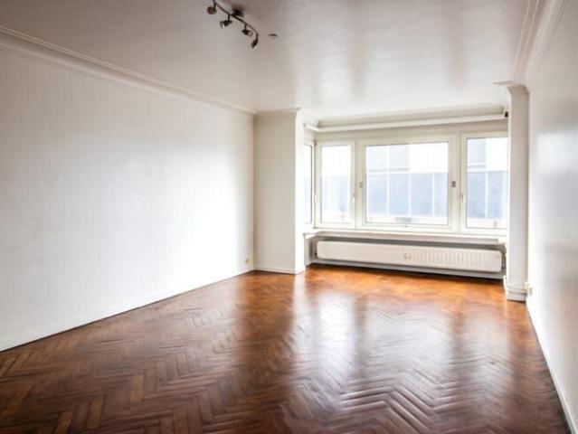 LUMINEUX APPARTEMENT 1 CHAMBRE 6eme étage