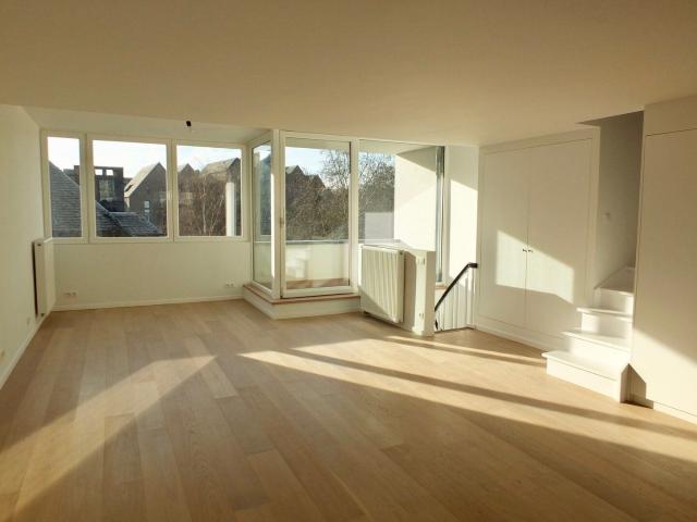LUMINEUX APPARTEMENT 1CH AVEC TERRASSE BIEN ORIENTEE