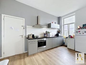 Lumineux appartement 2 chambres offrant de beaux volumes