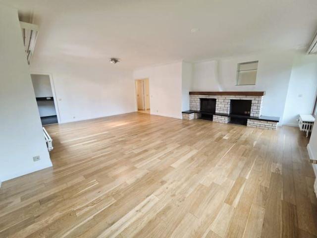 Lumineux appartement 3 chambres situé au calme, dans un é.