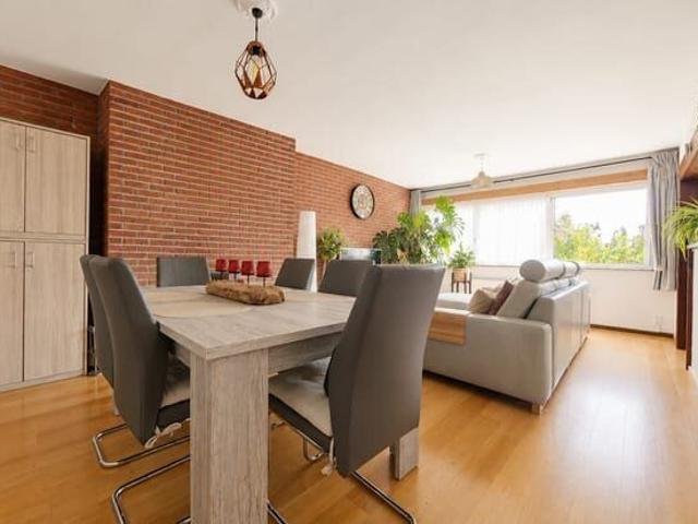 Lumineux appartement de 85m2 à louer dans le quartier de.