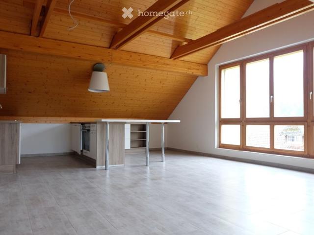 Lumineux appartement de 2,5 pièces à Travers
