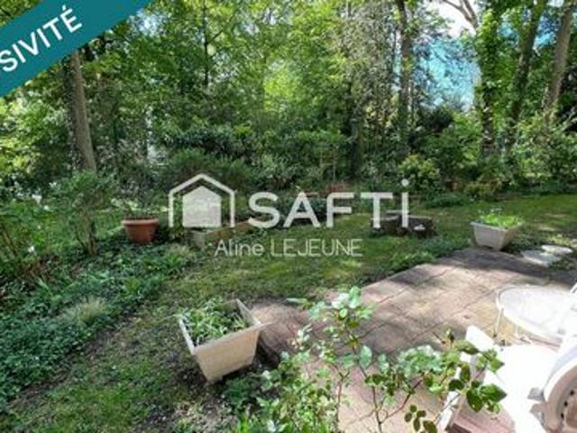 Lumineux appartement en RDC avec jardin privatif 100 m2 et stationnements, proche Loire