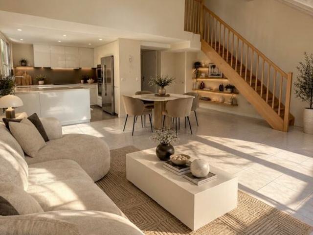 Lumineux et spacieux appartement duplex de 5 pièces en attique avec espace indépendant en plus