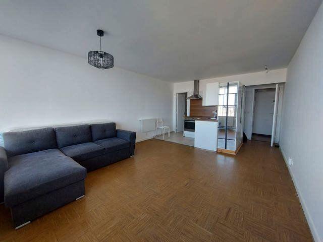 Lumineux flat avec terrasse proche de toutes les facilités !