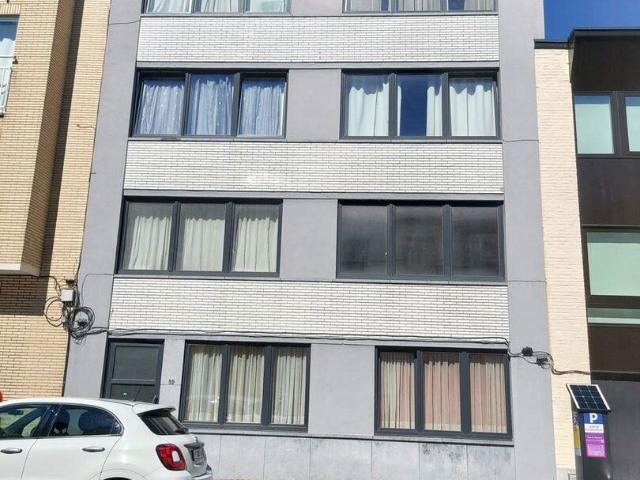Lumineux flat de +/ 35m² libre à partir de novembre !