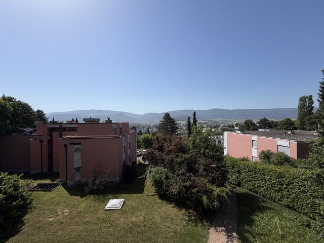 Lumineux meublé en duplex avec vue sur la vallée