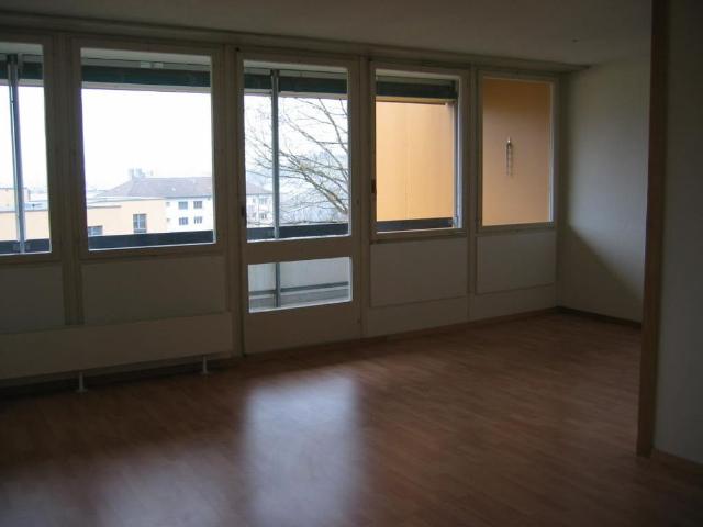 lumineux & spacieux appartement à louer!