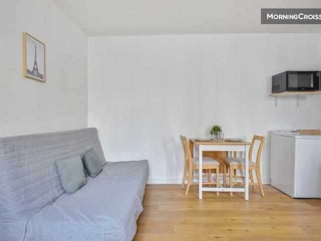 Lumineux studio en plein Paris