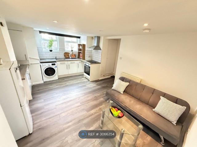 Lumley Walk, Leeds LS4, 3 bed terraced house to rent, £1,495 pcm | PrimeLocation
