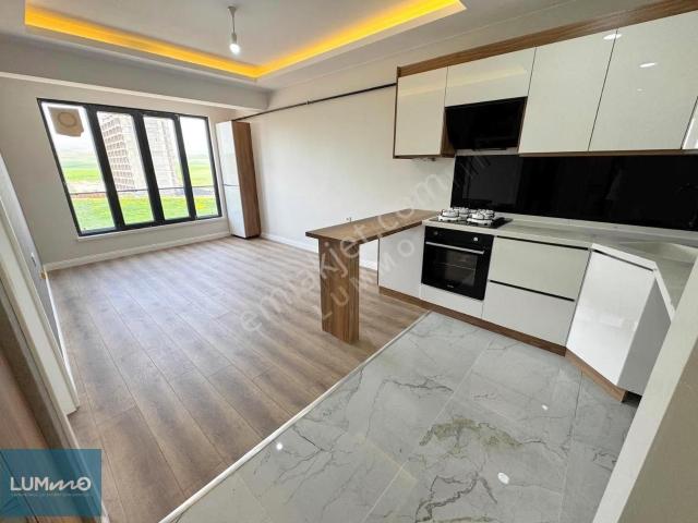 Lummo'dan Üniversite Yanı Bulvar Esenboğa Projesinde Kiralık 1+1