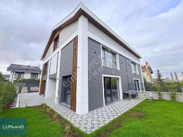 Lummo'dan İncek Tekyapı'da Lösante Yakını Lüks Yapılı 5+1 Villa