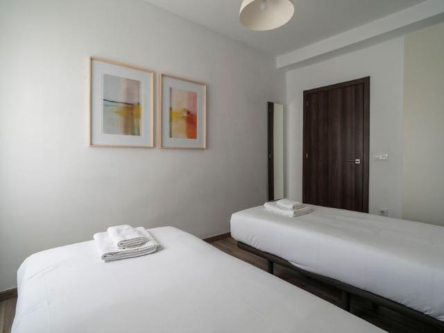 Lumninoso apartamento familia Ciutat Vella 1.15