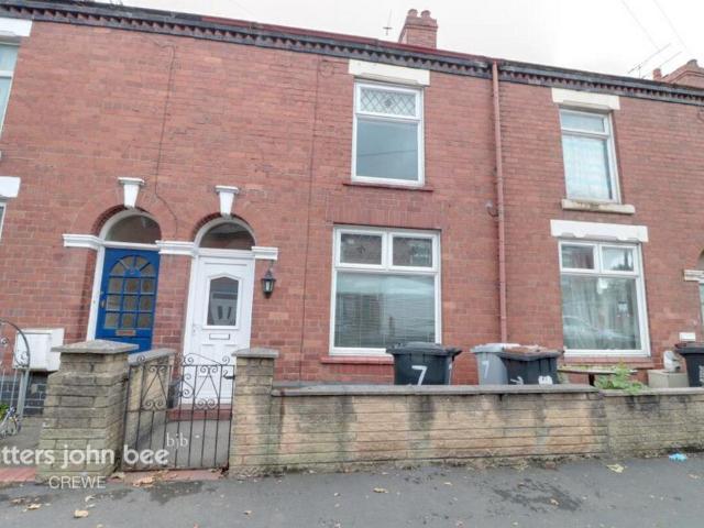 Lunt Avenue, Crewe 3 bed terraced house to rent £950 pcm £219 pw
