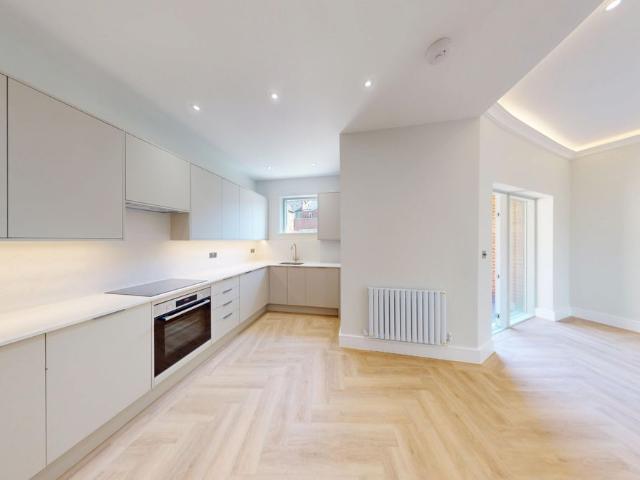 Lunar Court, Enfield EN2, 2 bed flat to rent, £2,000 pcm | PrimeLocation