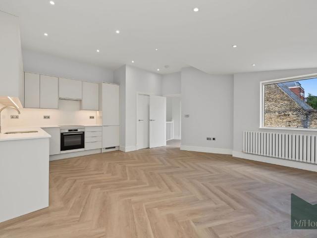Lunar Court, Enfield EN2, 2 bed flat to rent, £1,950 pcm | PrimeLocation