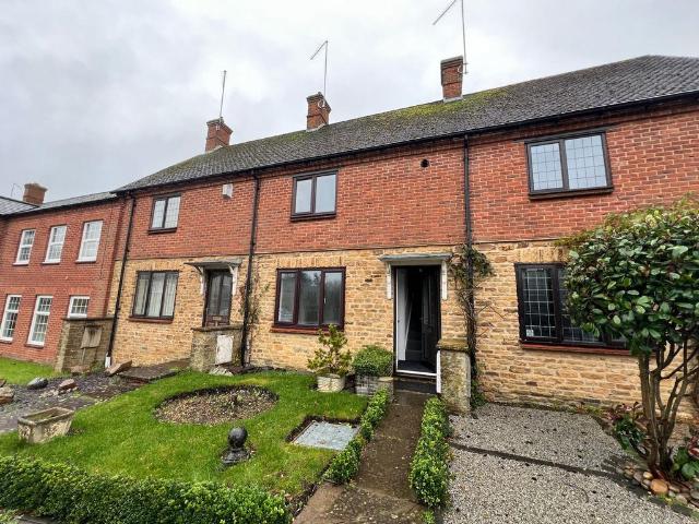 Lunchfield Lane, Moulton. 2 bed terraced house to rent £1,100 pcm £254 pw