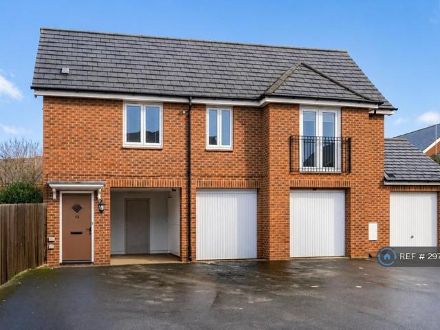 Lundy Walk, Milton Keynes, MK3 2 bed semi detached house to rent £1,400 pcm £323 pw