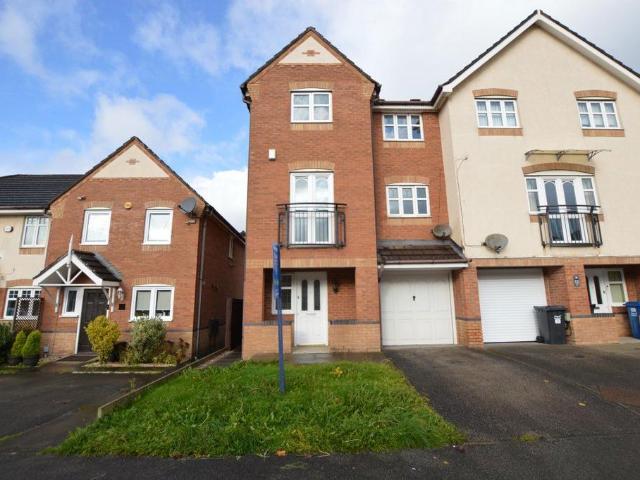 Lune Road, Platt Bridge 3 bed townhouse to rent £995 pcm £230 pw