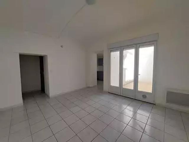 Lunel 34400 Location appartement 2 pièces t2 terrasse