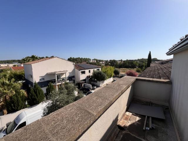 LUNEL VIEL – SUPERBE APPARTEMENT LOFT MEUBLÉ DE 67 M² AVEC TERRASSE