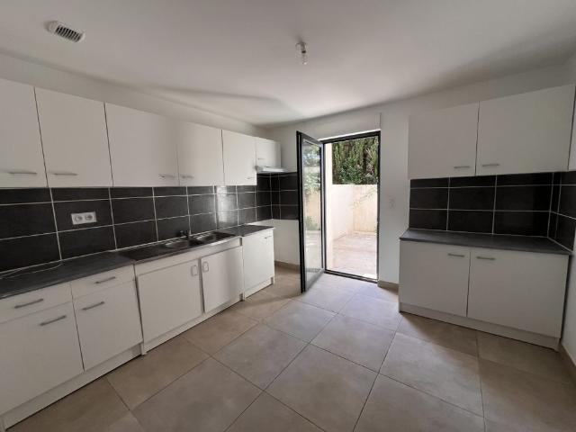LUNEL VIEL – SPACIEUX APPARTEMENT MEUBLÉ DE 115 M² AVEC DEUX GRANDES TERRASSES