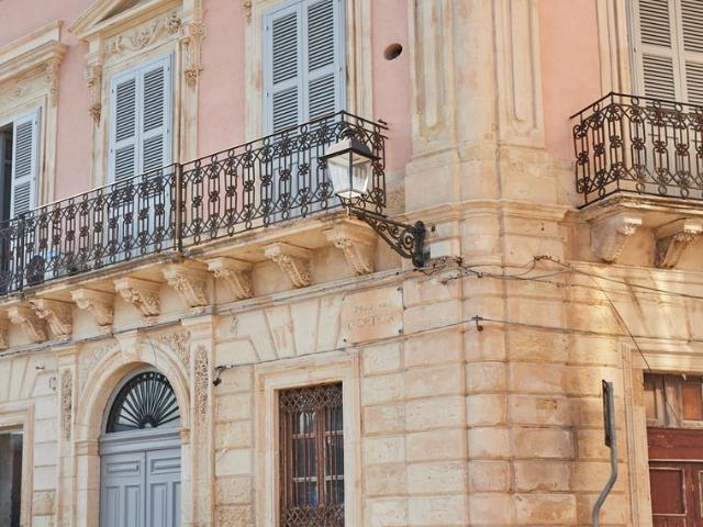 Lungomare D'Ortigia Suite, Siracusa Amsterdam Apartments for Rent