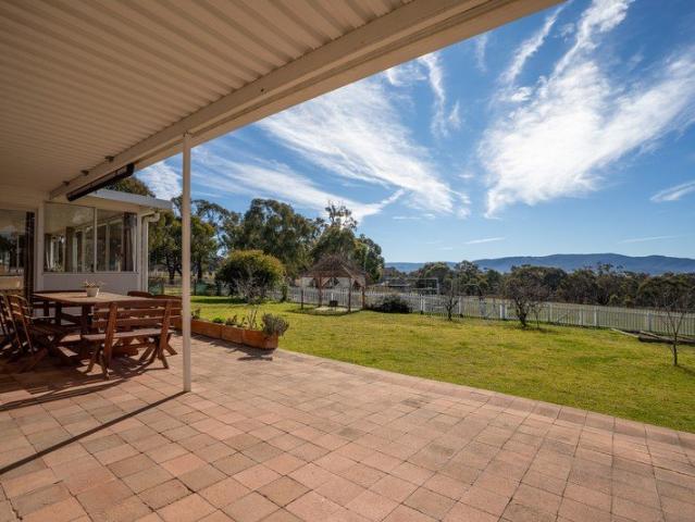 Luachmhor Lifestyle Opportunity in the Heart of O'Connell
