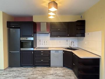 Dwupoziomowe 71 m2 z parkingiem, blisko basenu