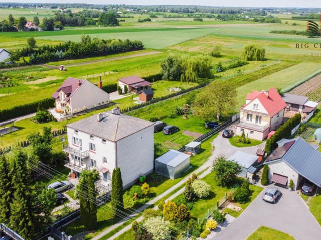 Przestronny dom 300 m² z dużą działką, blisko Lubartowa