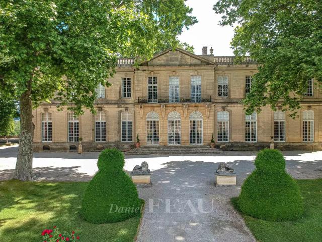 Luberon Exceptionnel Chateau en Provence 2514m² Forcalquier
