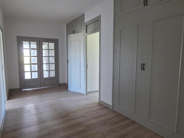 LUBERSAC Logement 6 pièces avec place de parking