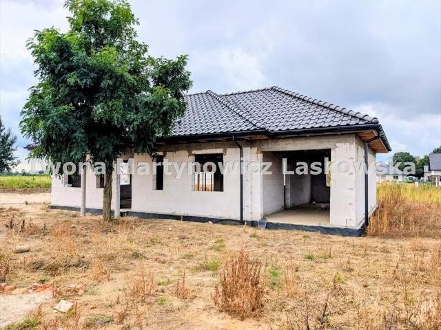 Do sprzedania dom parterowy 129 m² z garażem w Lubinie