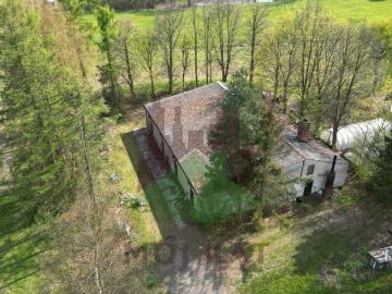 Inwestycyjna działka z halą 600 m², media, blisko drogi