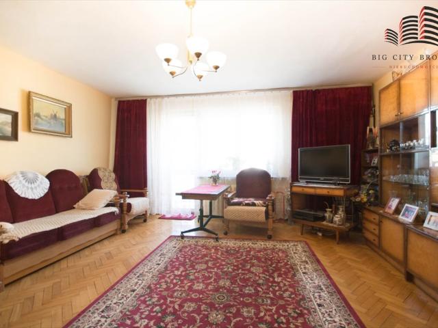 Na sprzedaż dwustronne mieszkanie 42 m² z balkonem i piwnicą