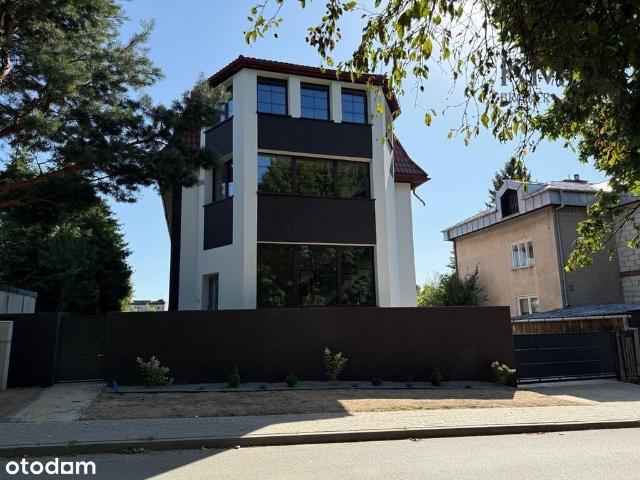Do sprzedania inwestycyjny dom 600 m² z 4 piętrami w Lublinie